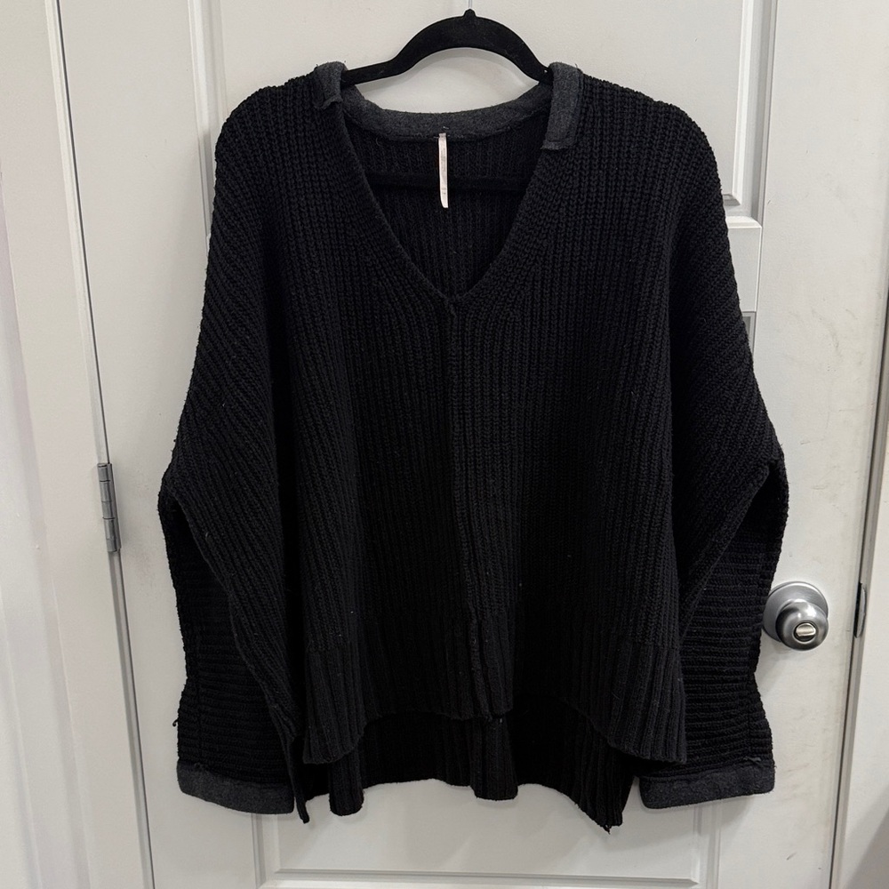 Free people take over me v-neck oversized black ribbed sweater pullover XSMALL‎
